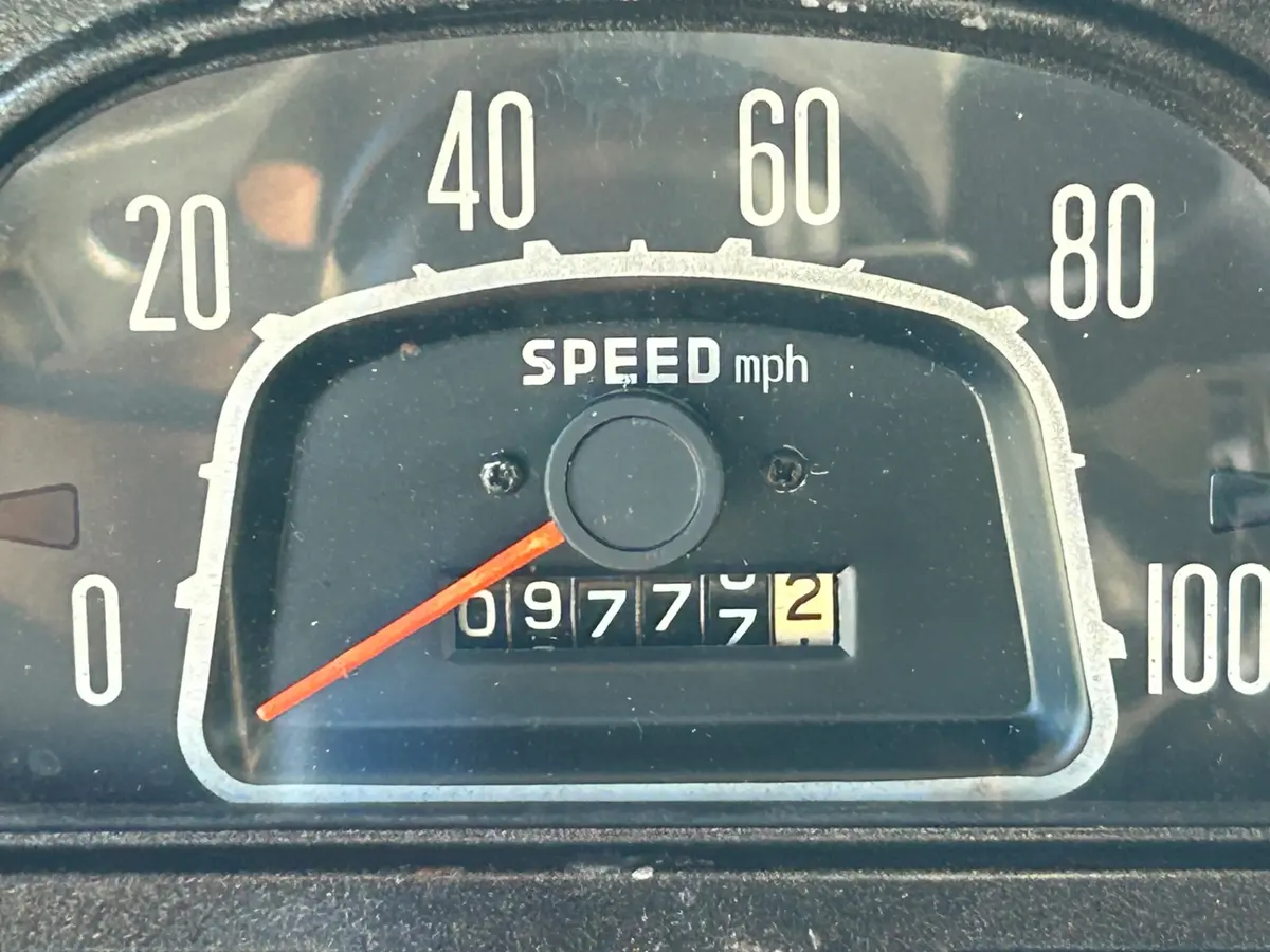 Vehicle photo 14