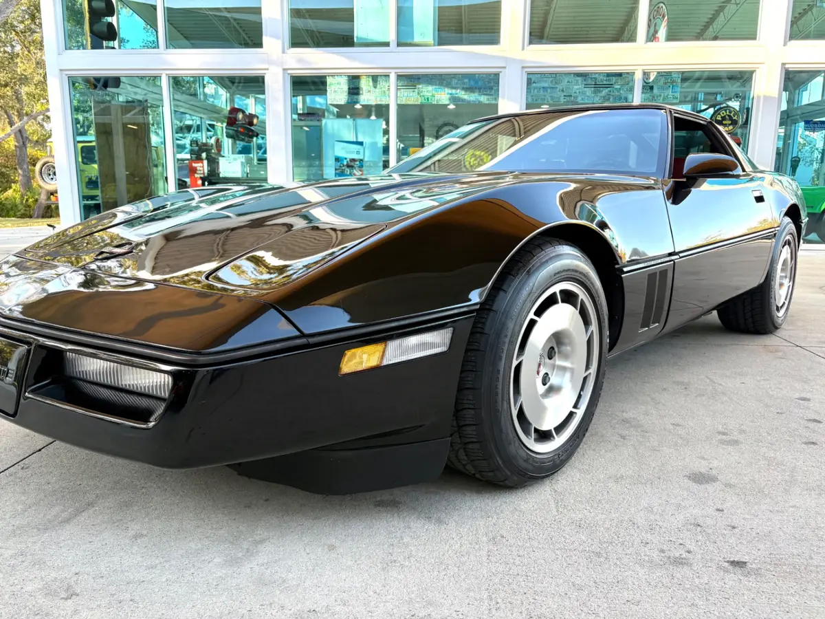 Vehicle photo 12