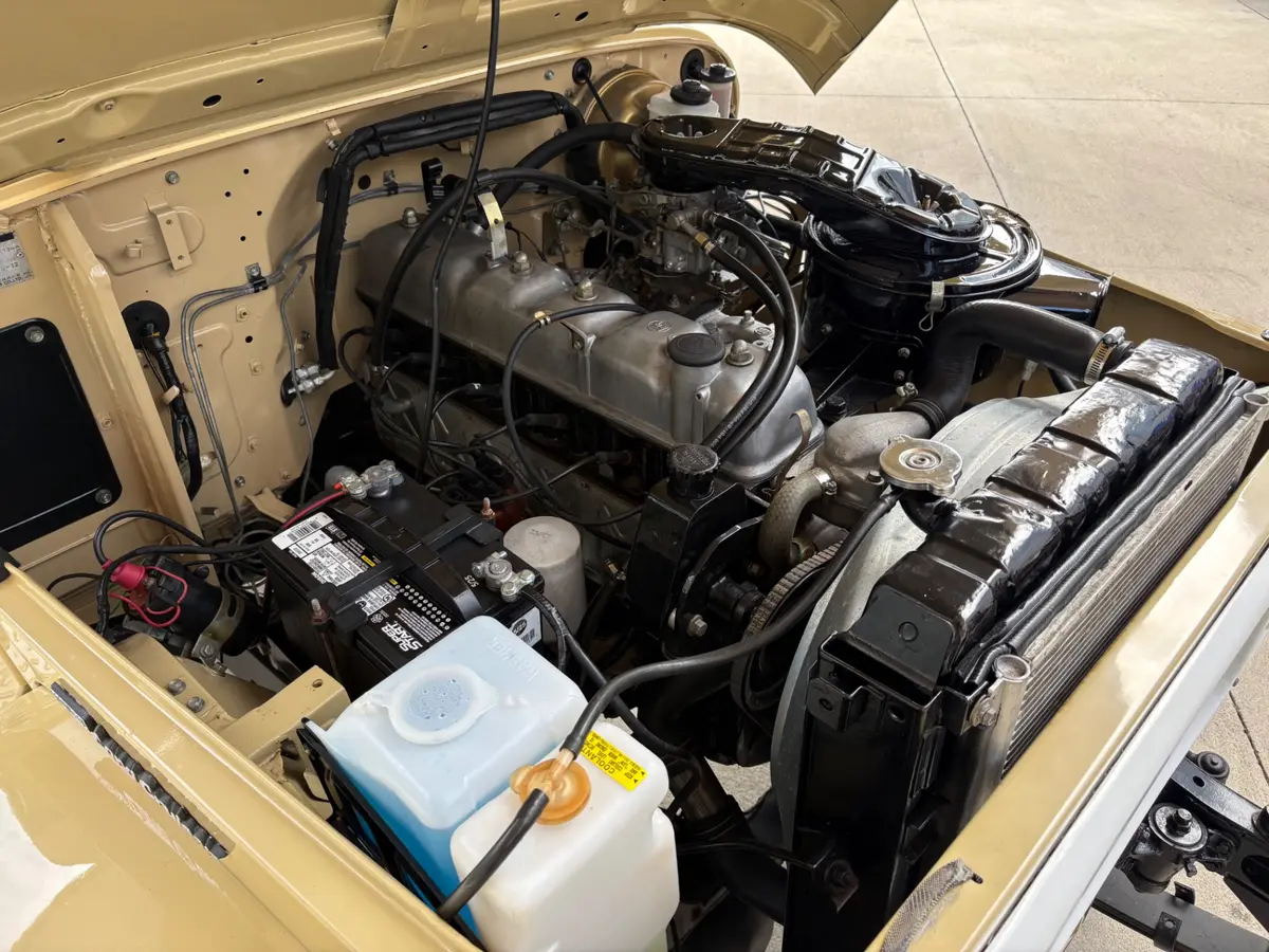 Vehicle photo 26