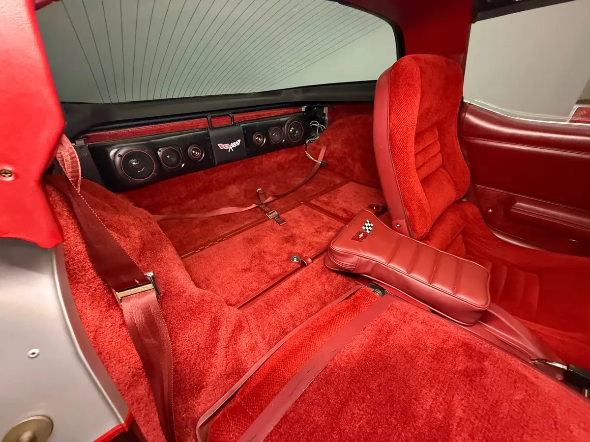 Vehicle photo 36