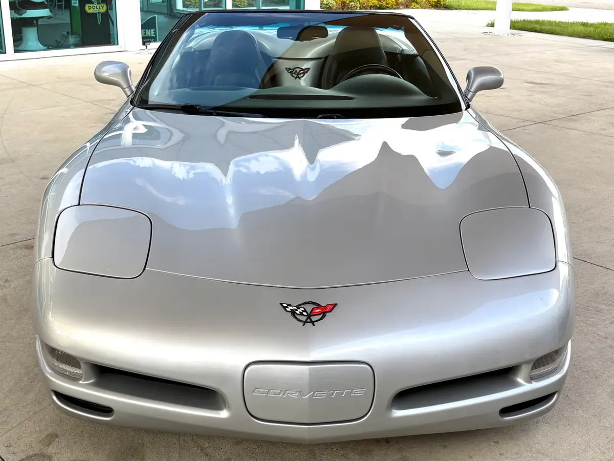Vehicle photo 3