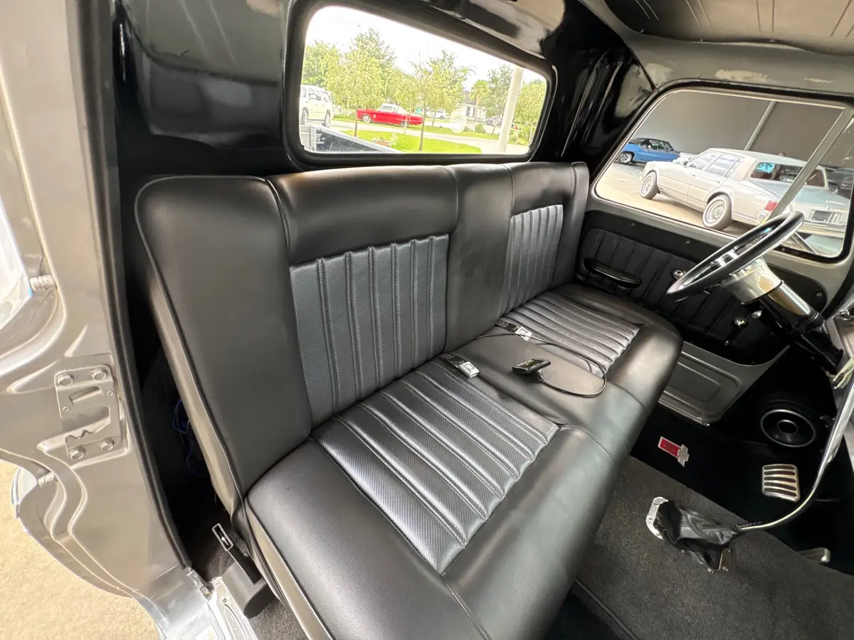 Vehicle photo 37
