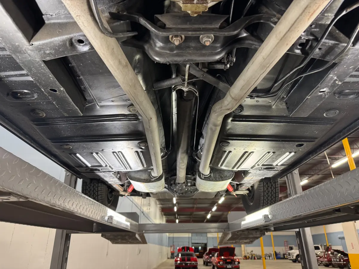 Vehicle photo 52