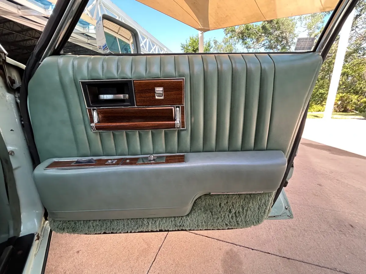 Vehicle photo 36