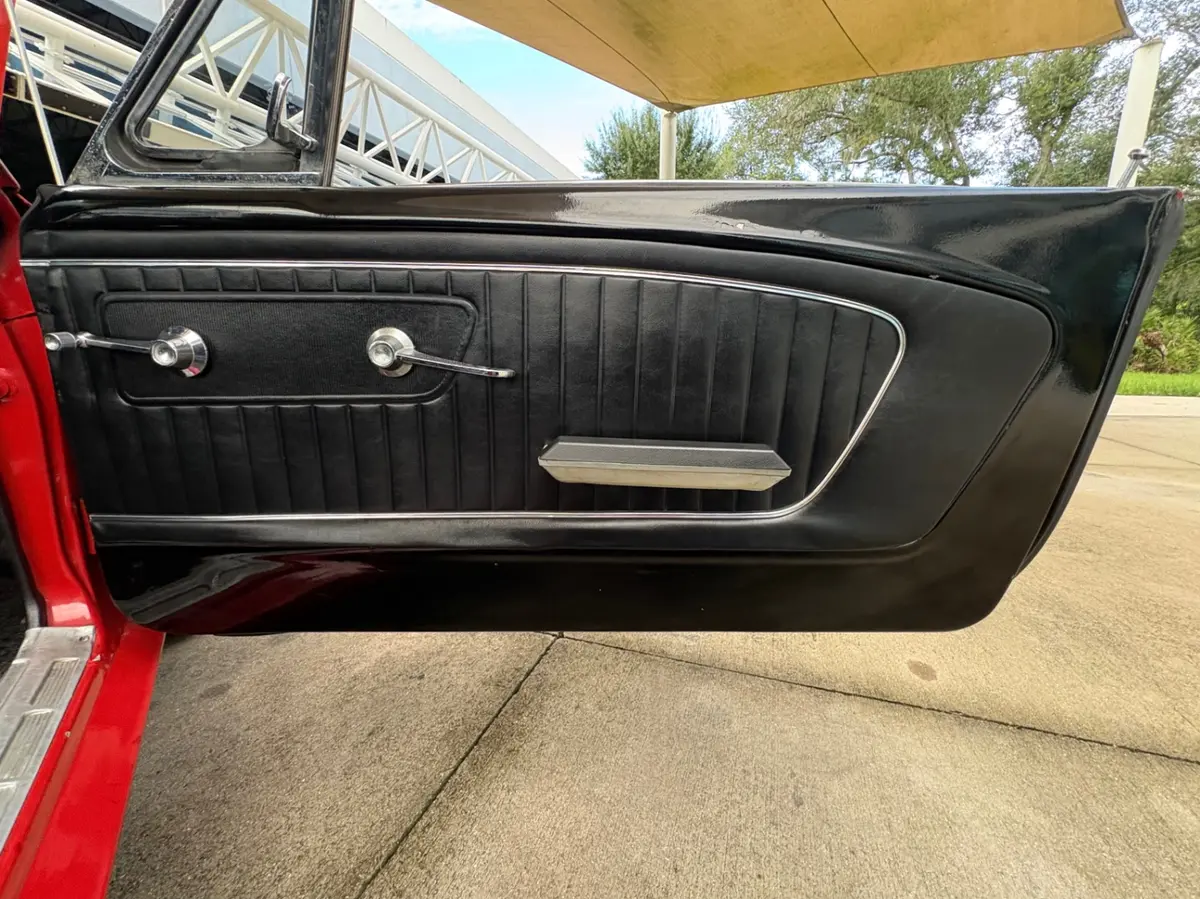 Vehicle photo 44