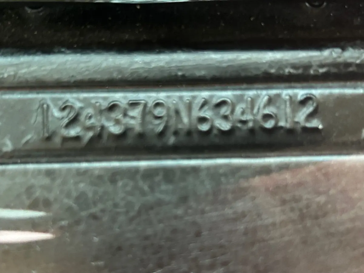 Vehicle photo 24