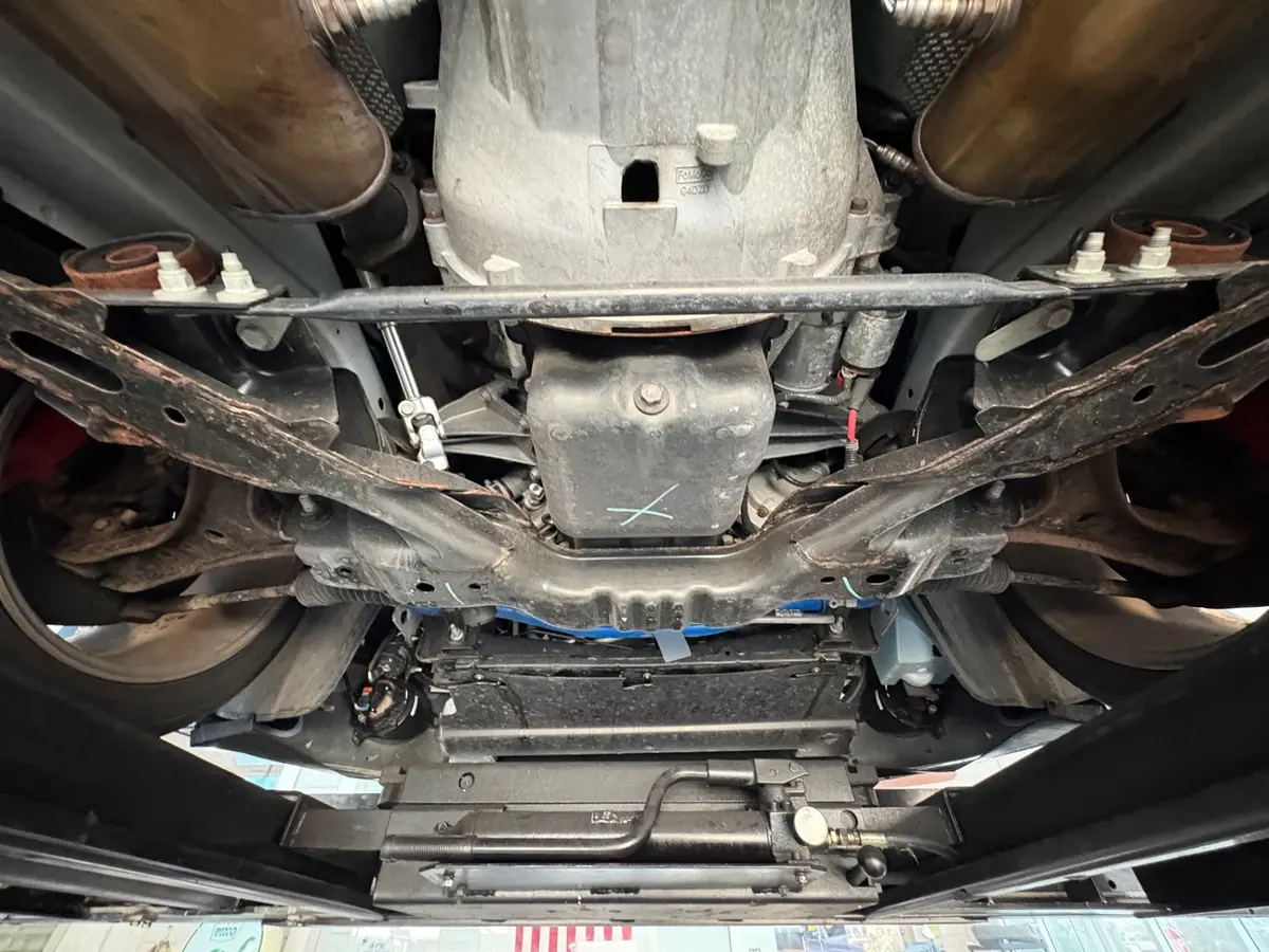 Vehicle photo 52