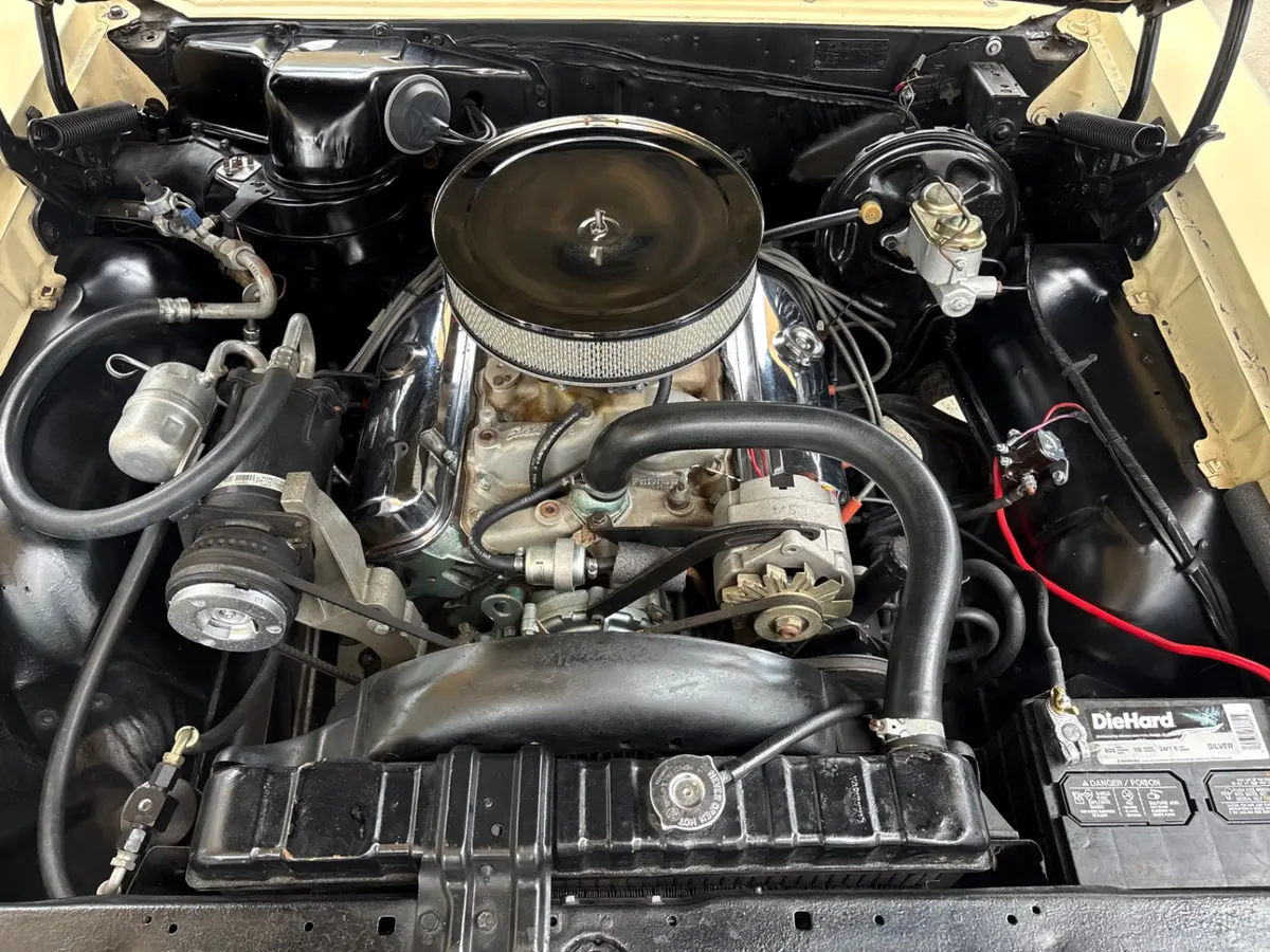 Vehicle photo 33