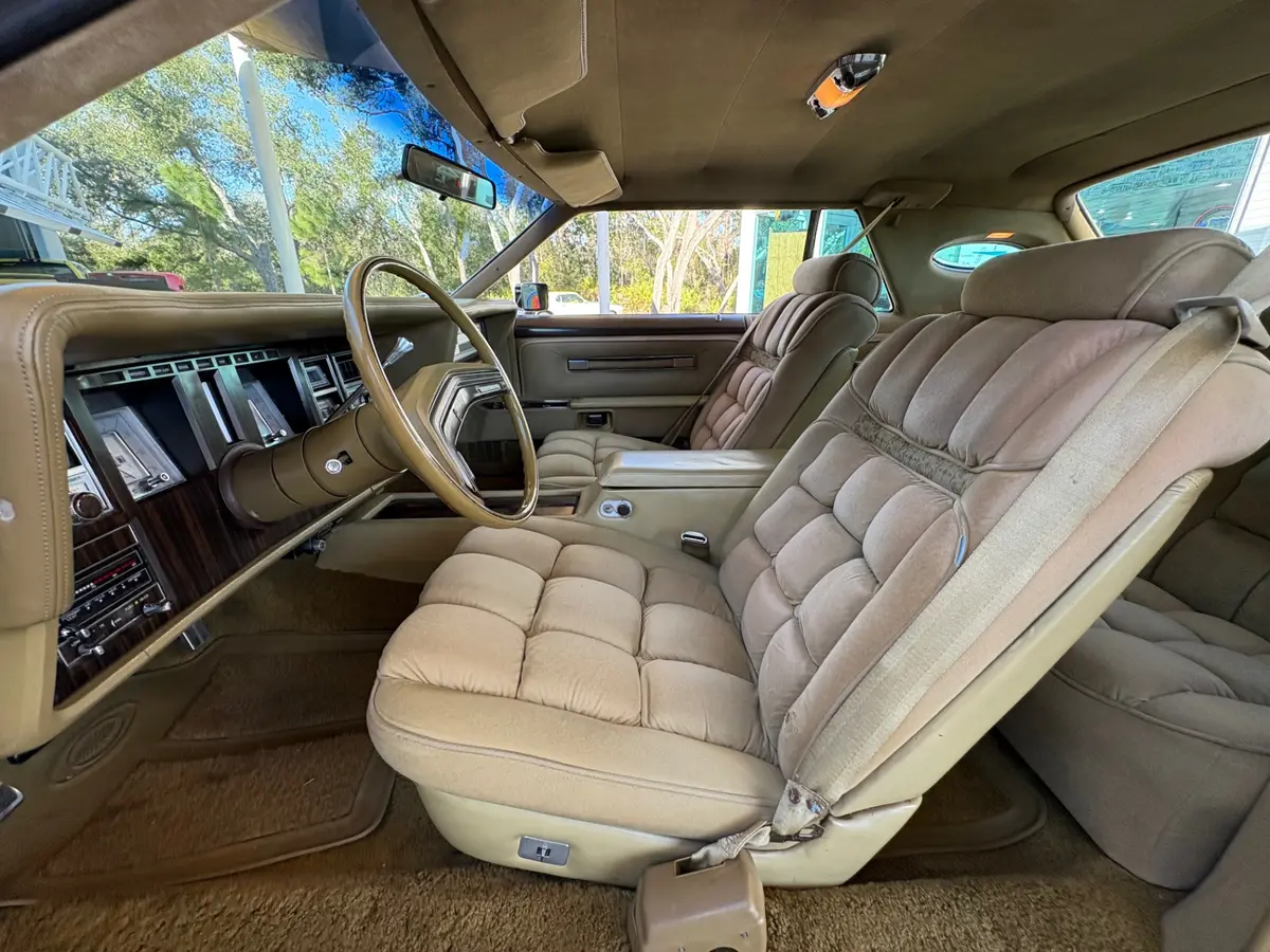 Vehicle photo 35