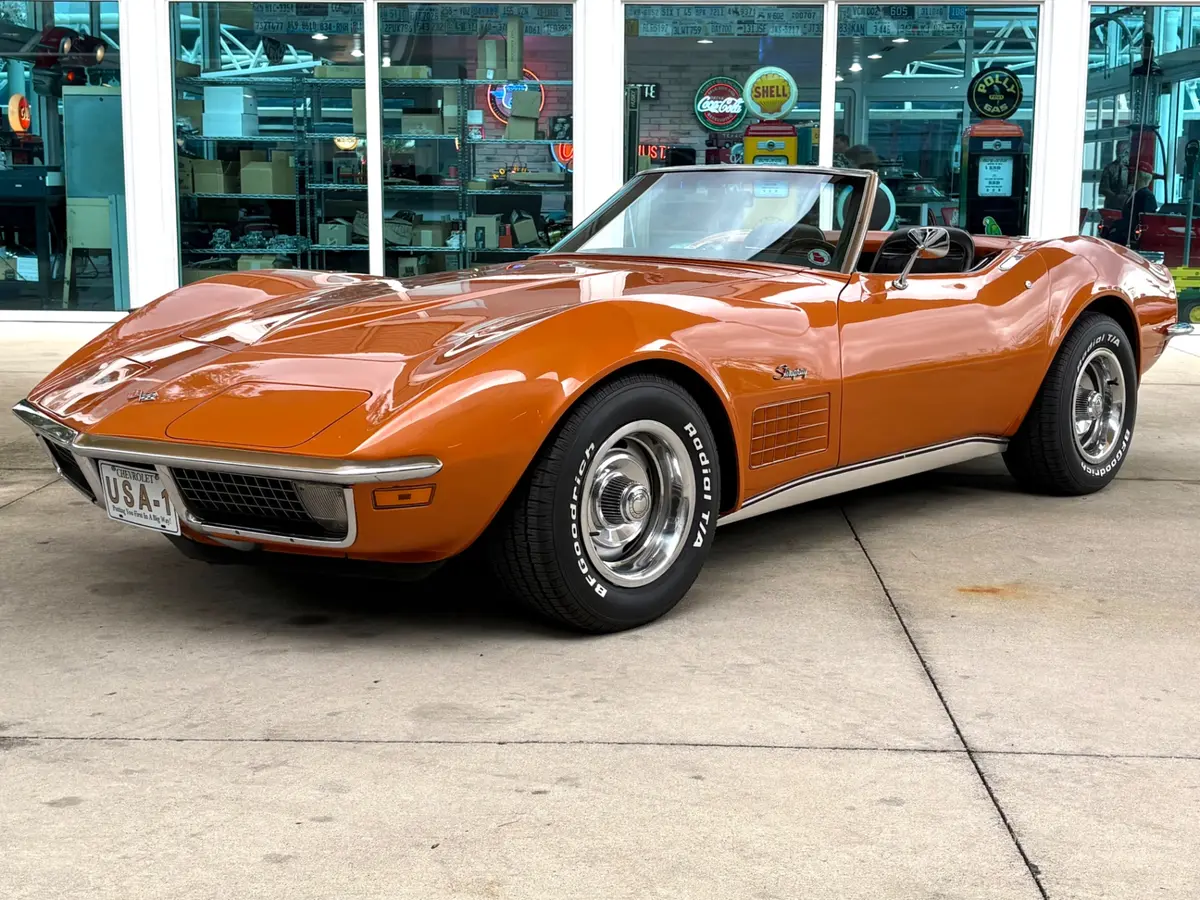 Vehicle photo 2