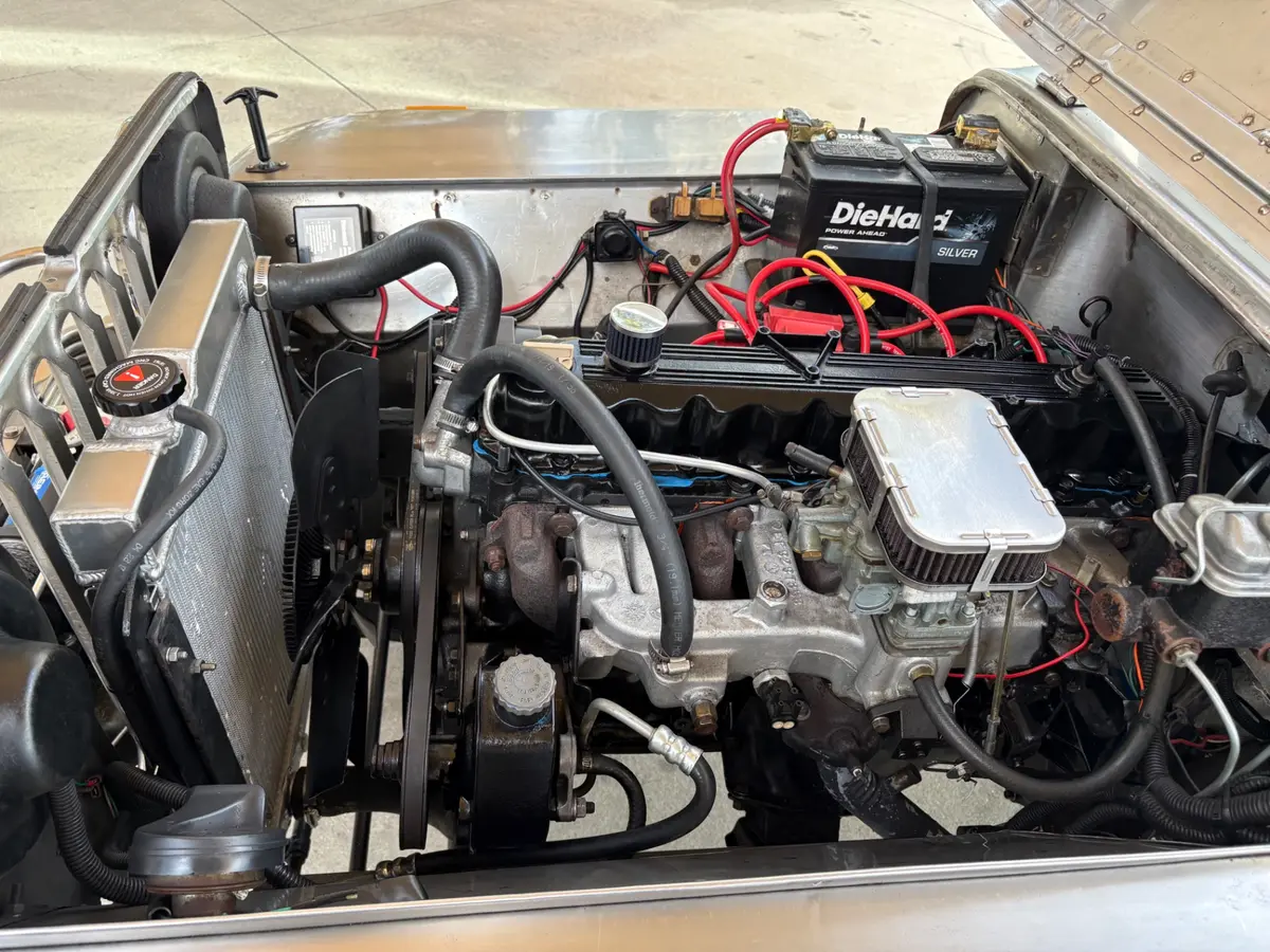 Vehicle photo 29