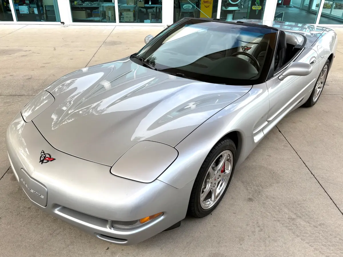 Vehicle photo 21