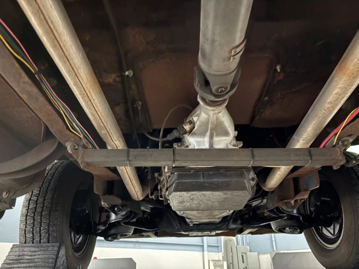 Vehicle photo 38