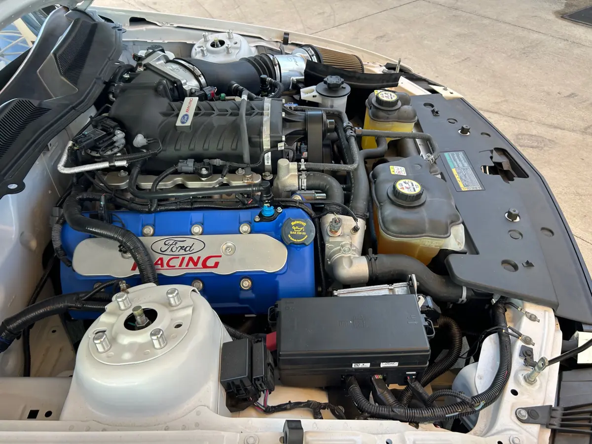 Vehicle photo 20