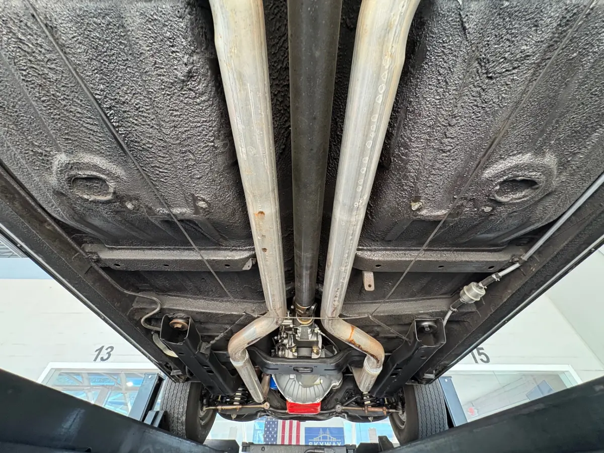 Vehicle photo 57