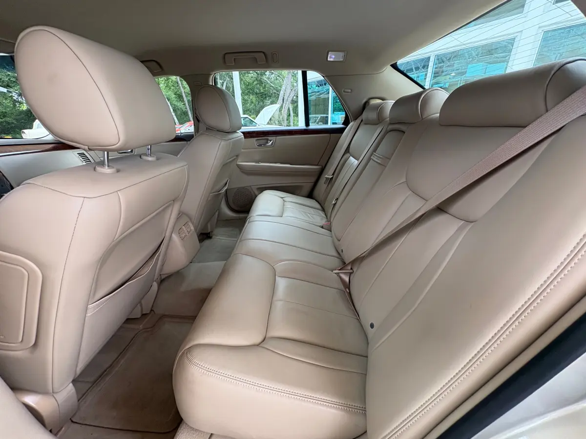 Vehicle photo 36