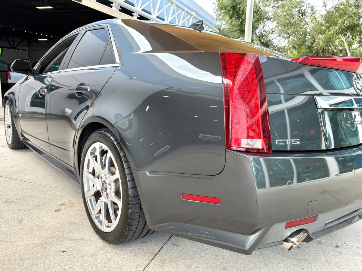 Vehicle photo 15