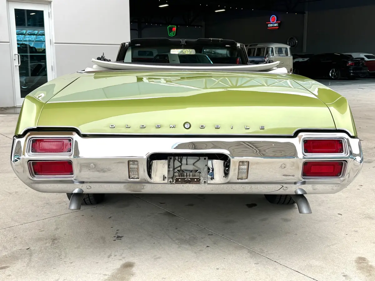Vehicle photo 7