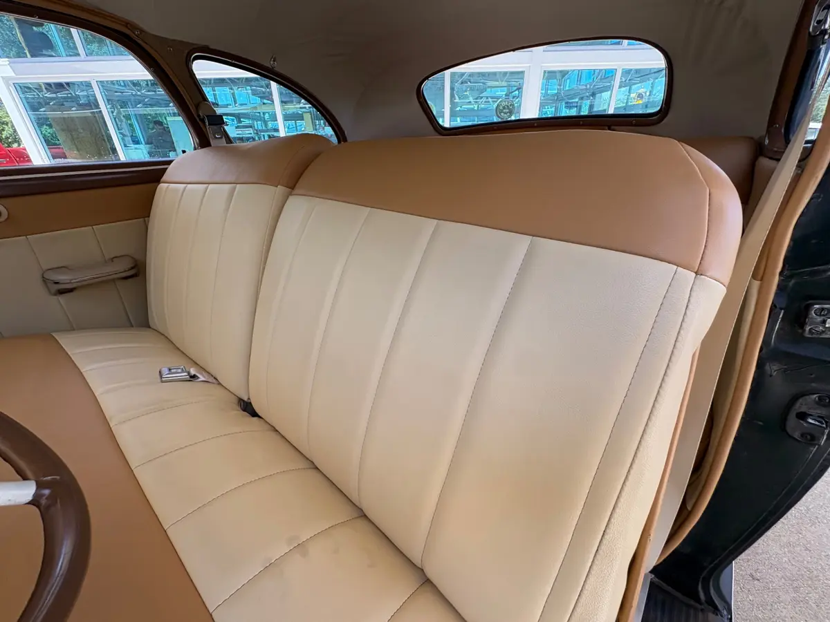 Vehicle photo 32