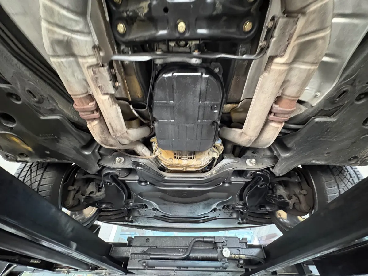 Vehicle photo 54