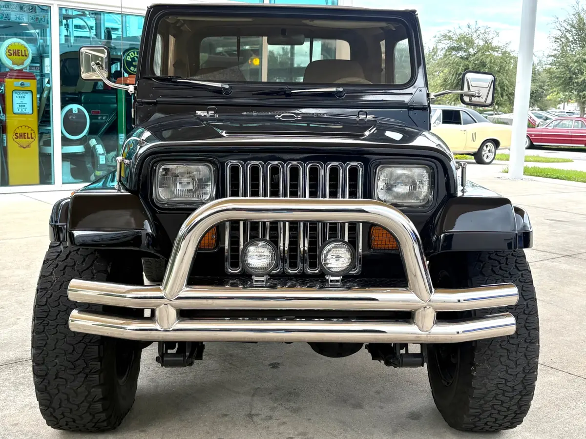 Vehicle photo 2