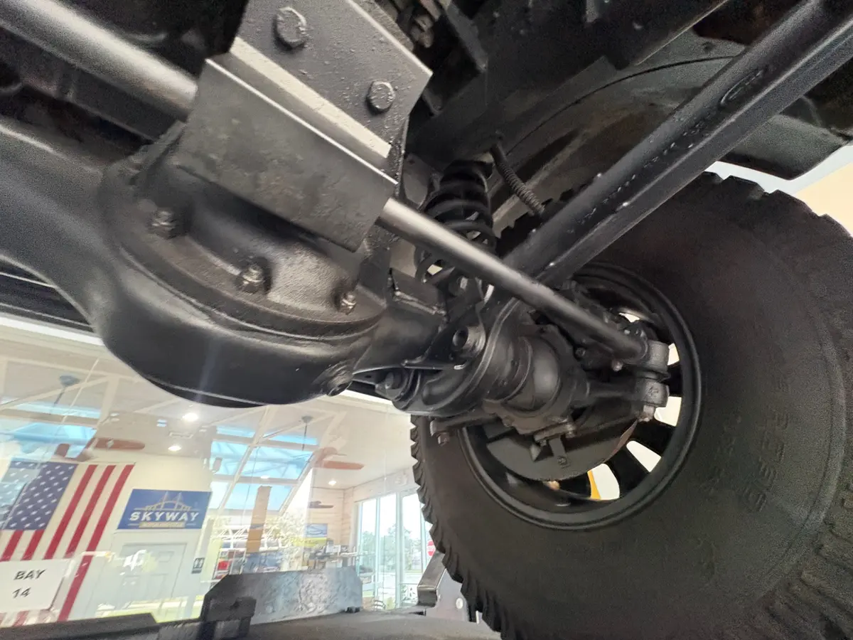 Vehicle photo 52