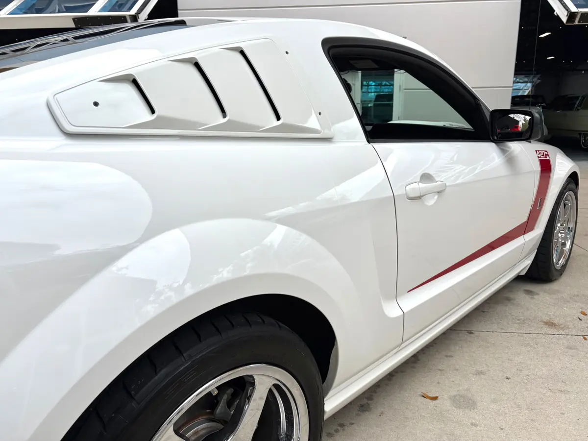 Vehicle photo 18