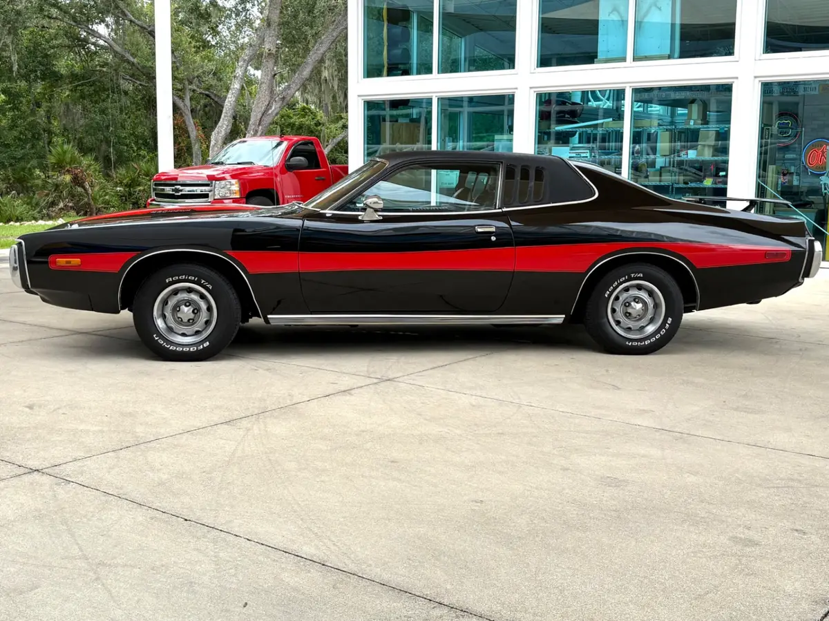 Vehicle photo 10
