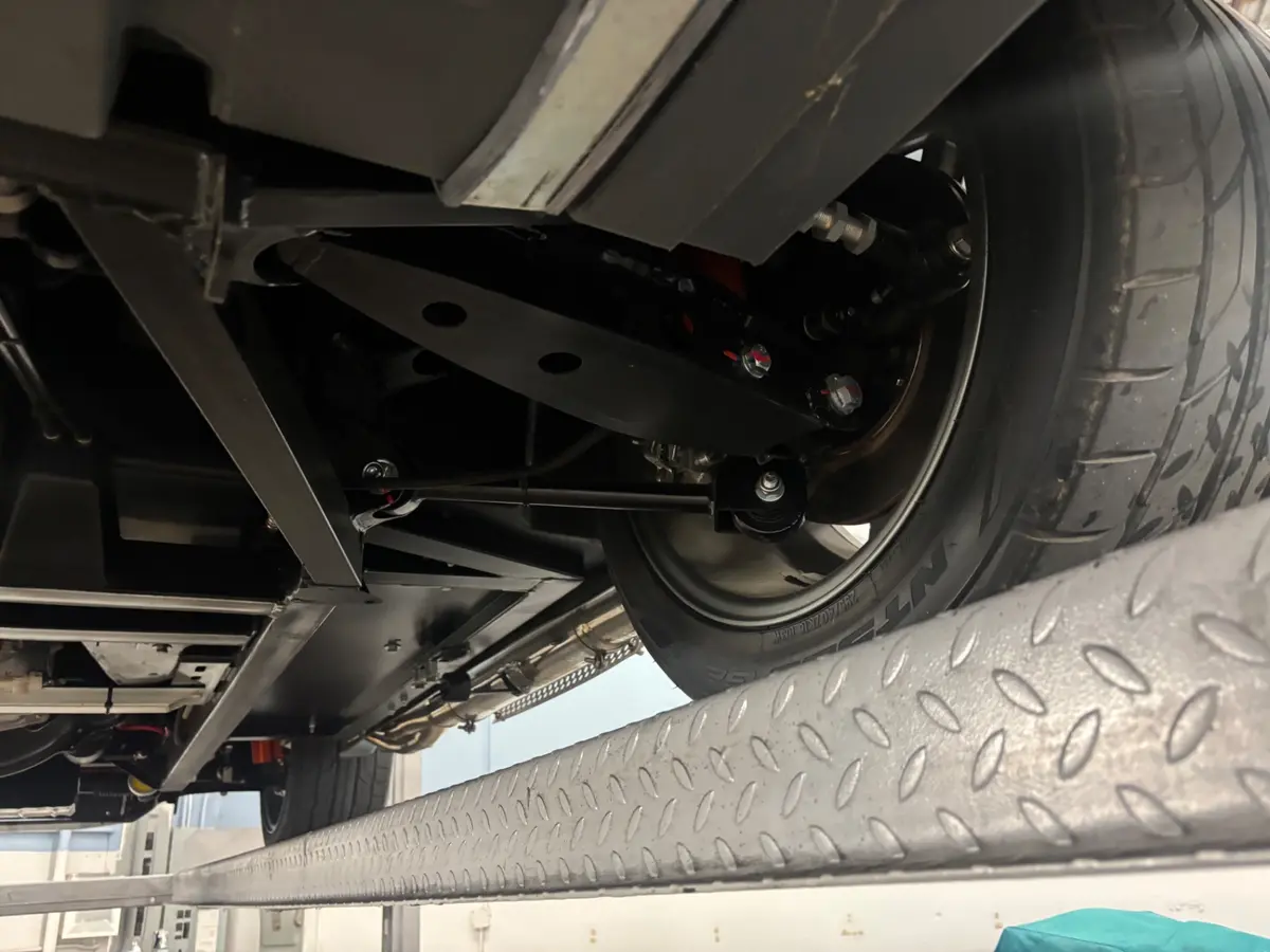 Vehicle photo 43