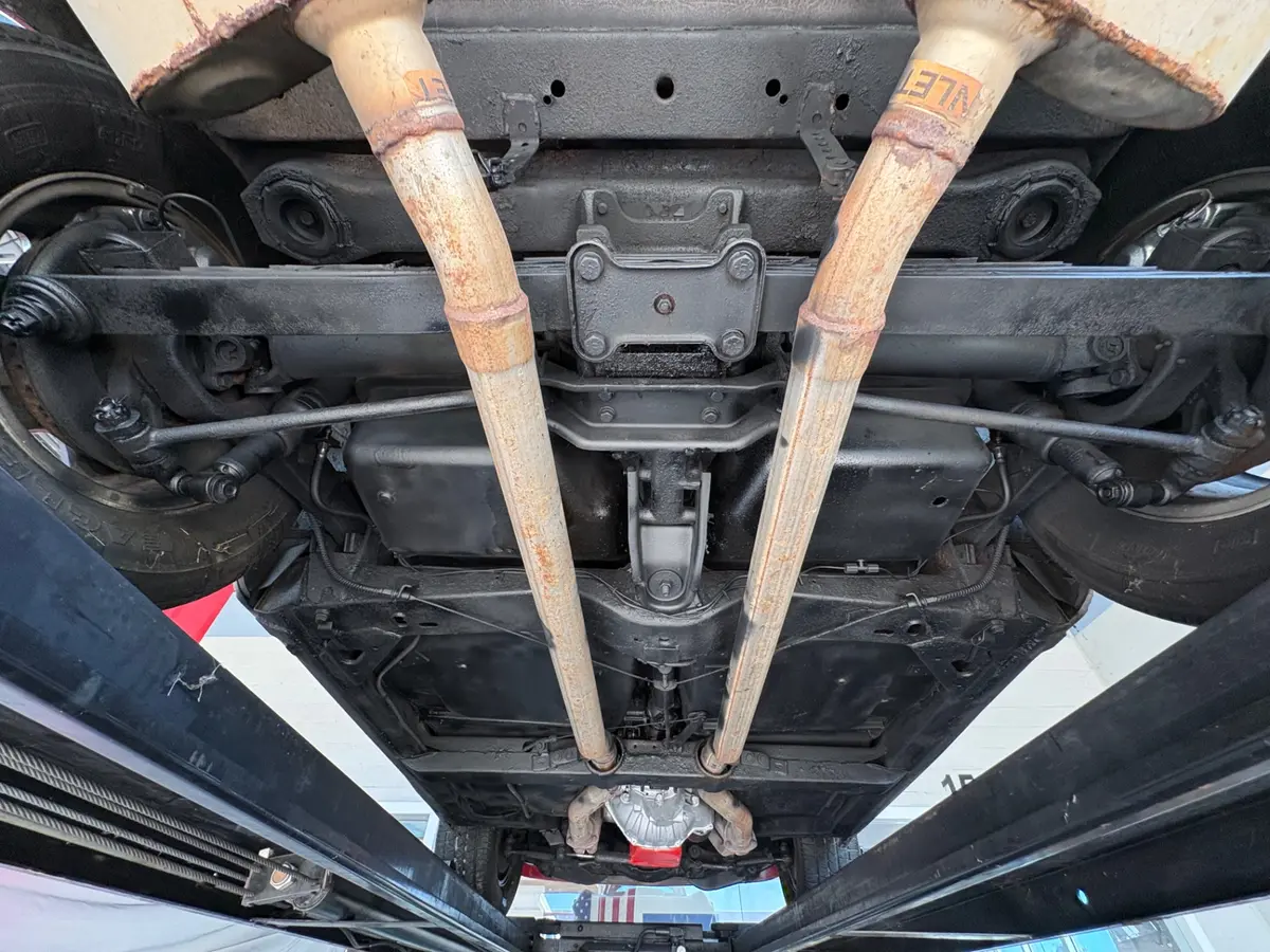 Vehicle photo 49