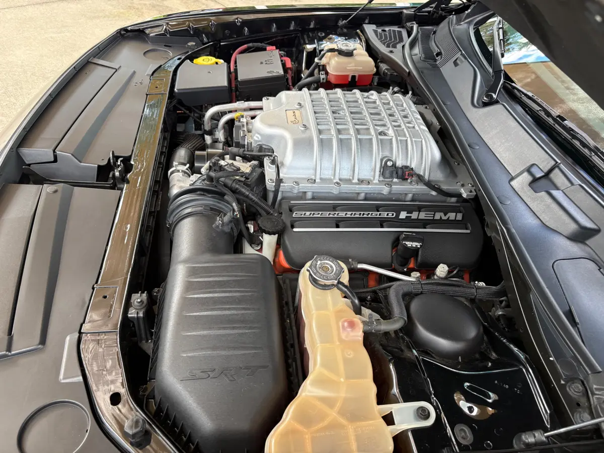 Vehicle photo 29
