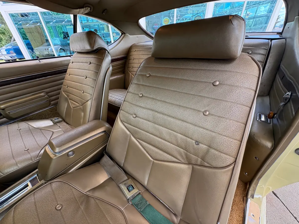 Vehicle photo 35