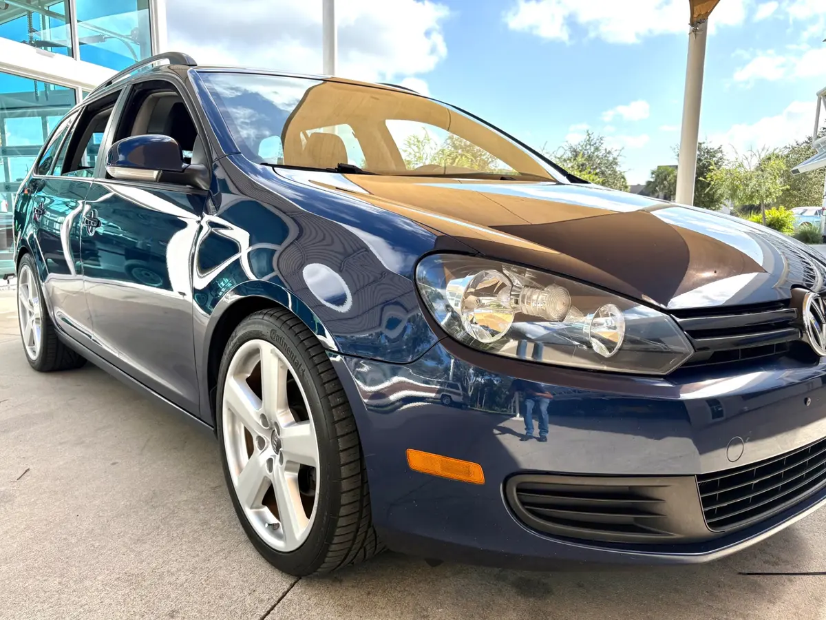 Vehicle photo 19