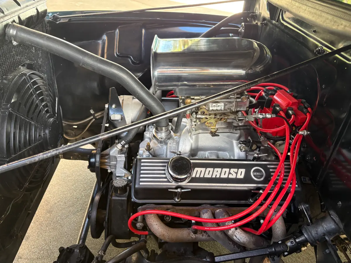 Vehicle photo 28