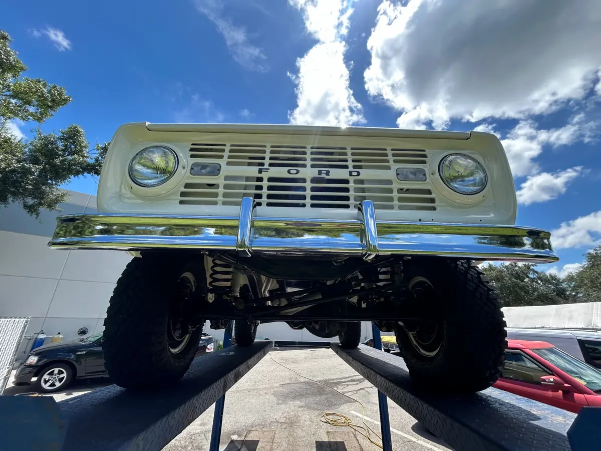Vehicle photo 47