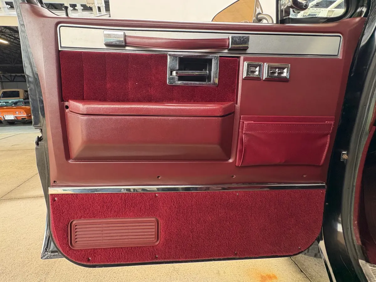 Vehicle photo 31
