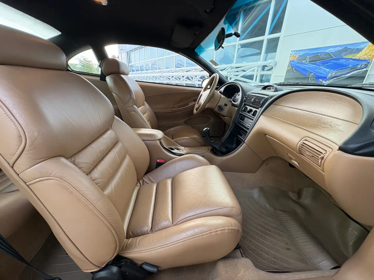 Vehicle photo 40