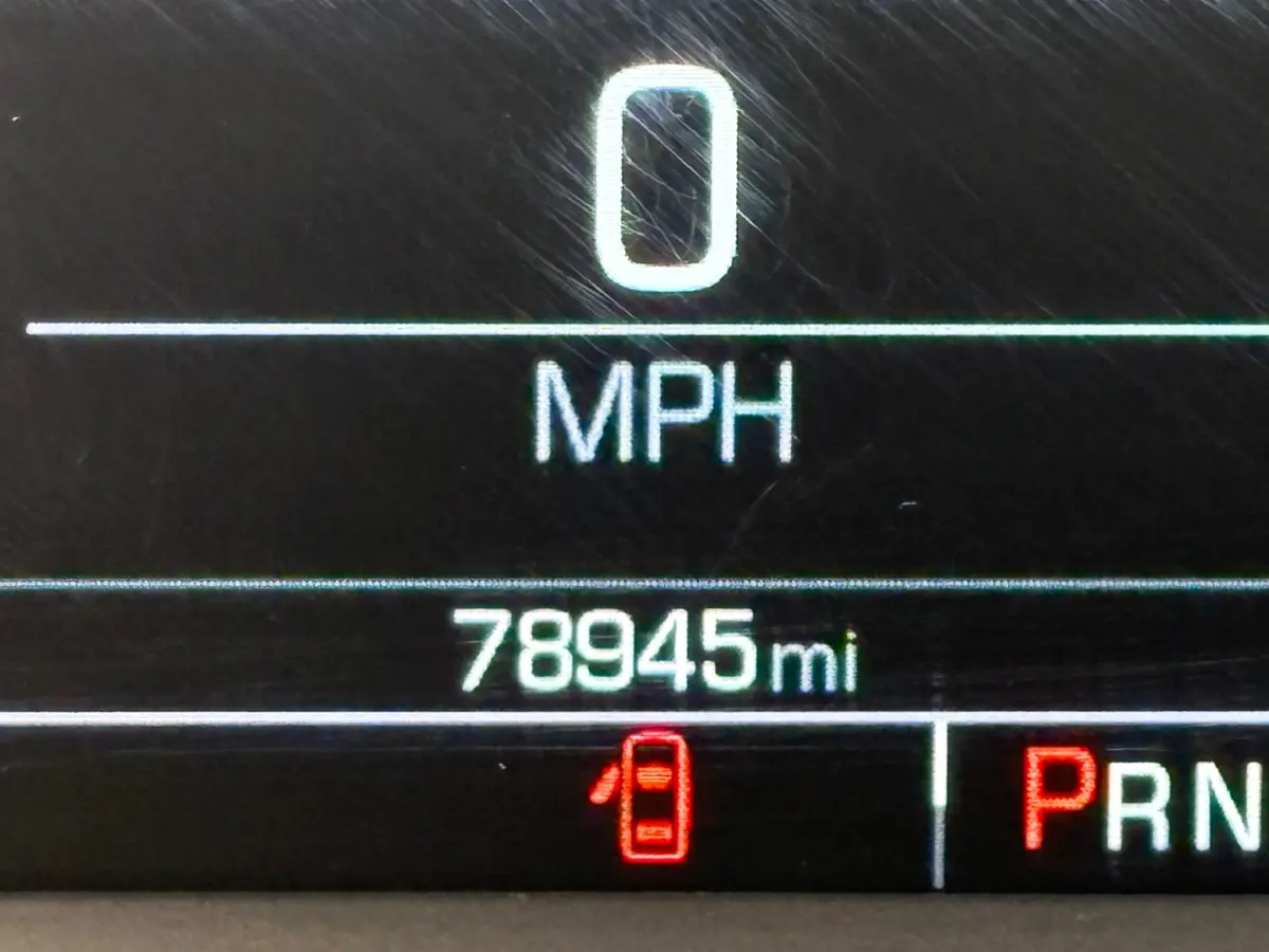 Vehicle photo 23