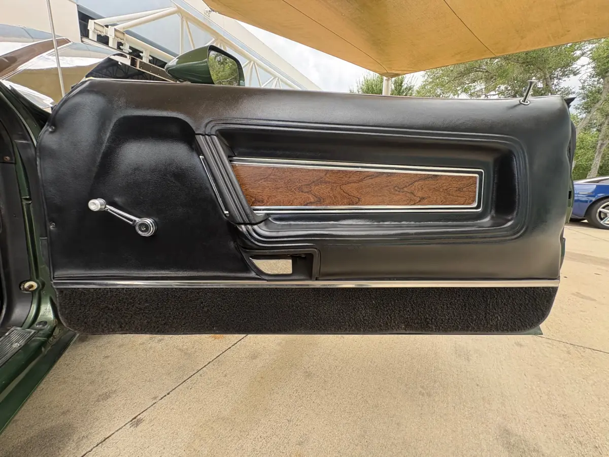 Vehicle photo 41