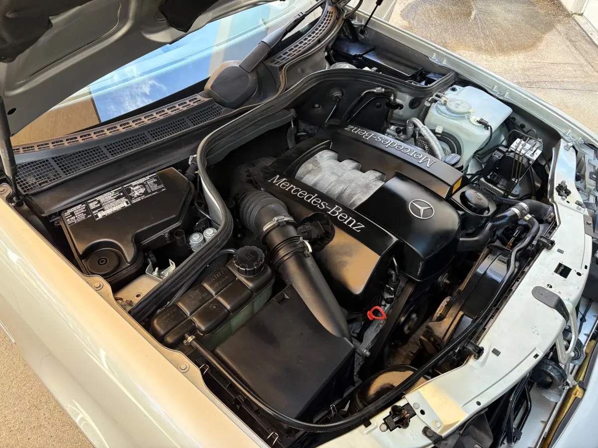 Vehicle photo 31