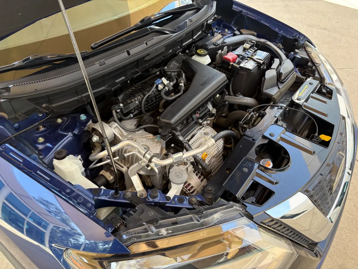 Vehicle photo 25