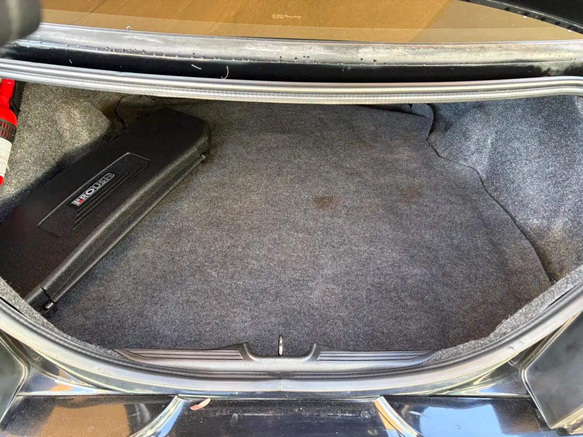 Vehicle photo 7