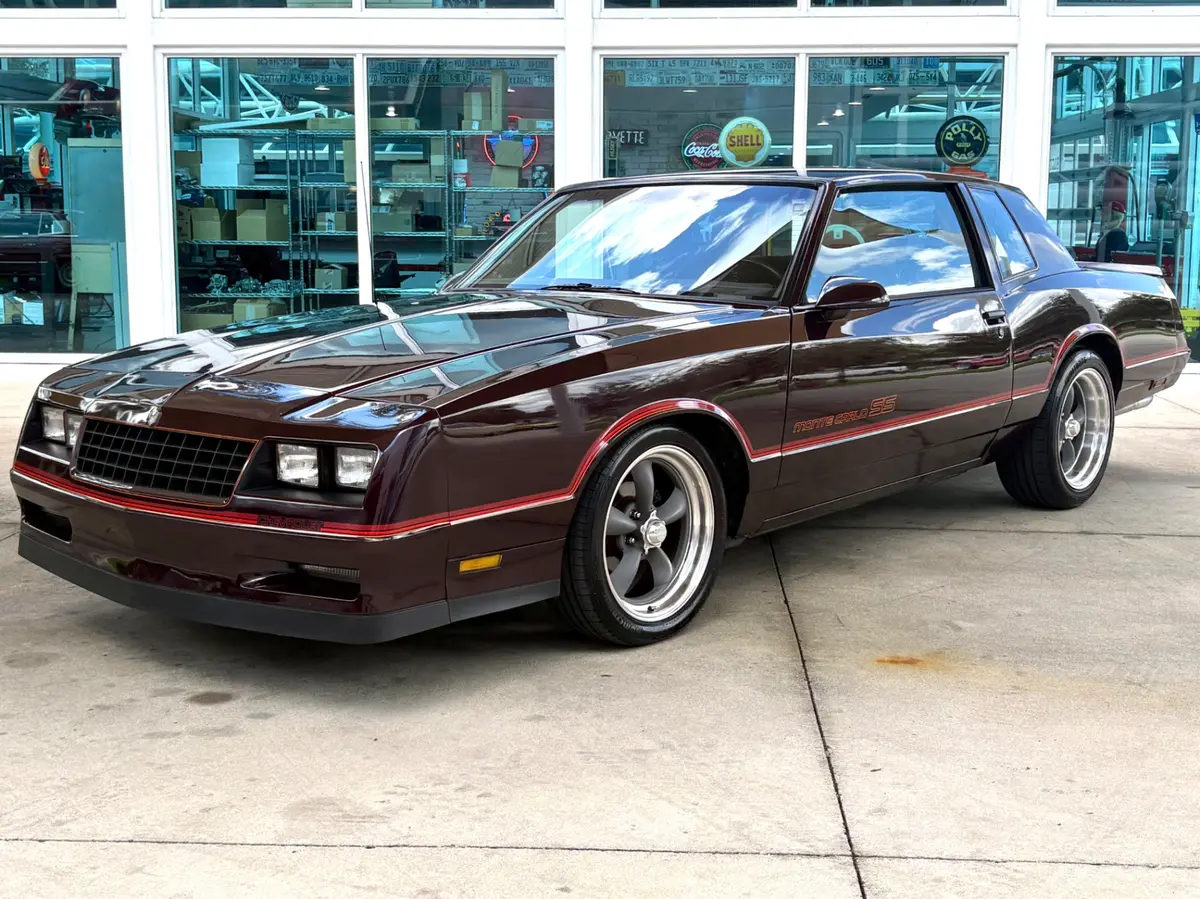 Vehicle photo 11