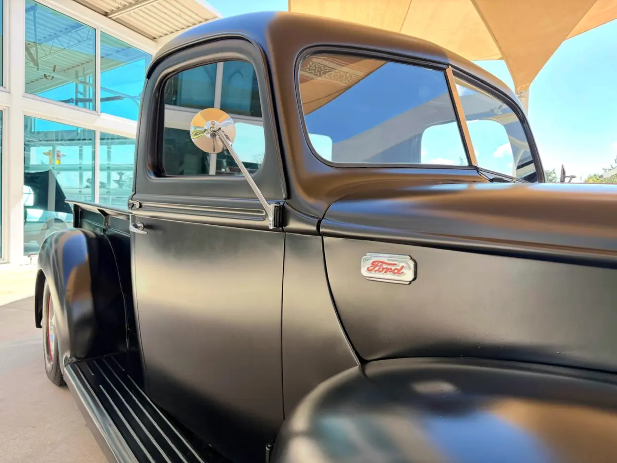 Vehicle photo 18