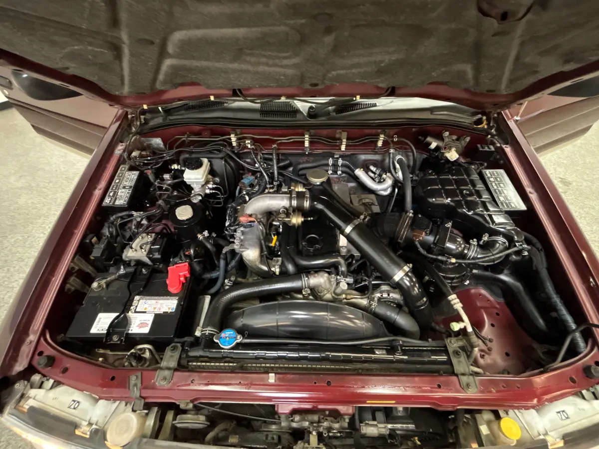 Vehicle photo 19