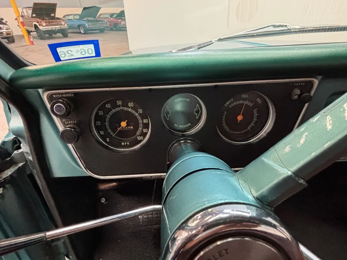 Vehicle photo 21