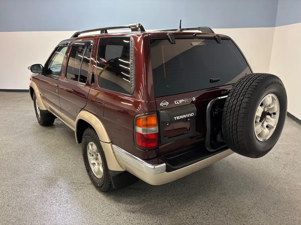 Vehicle photo 4