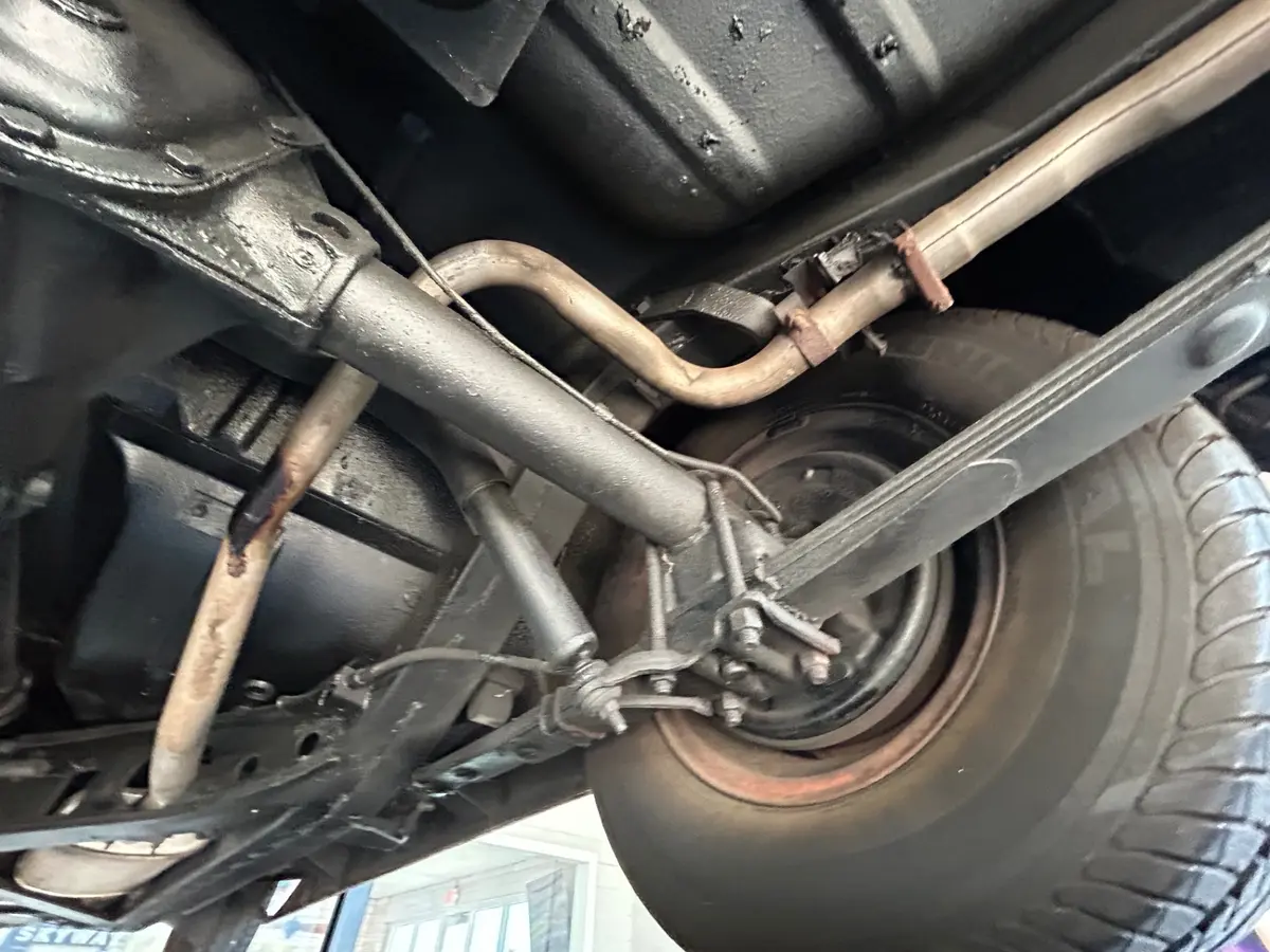 Vehicle photo 43