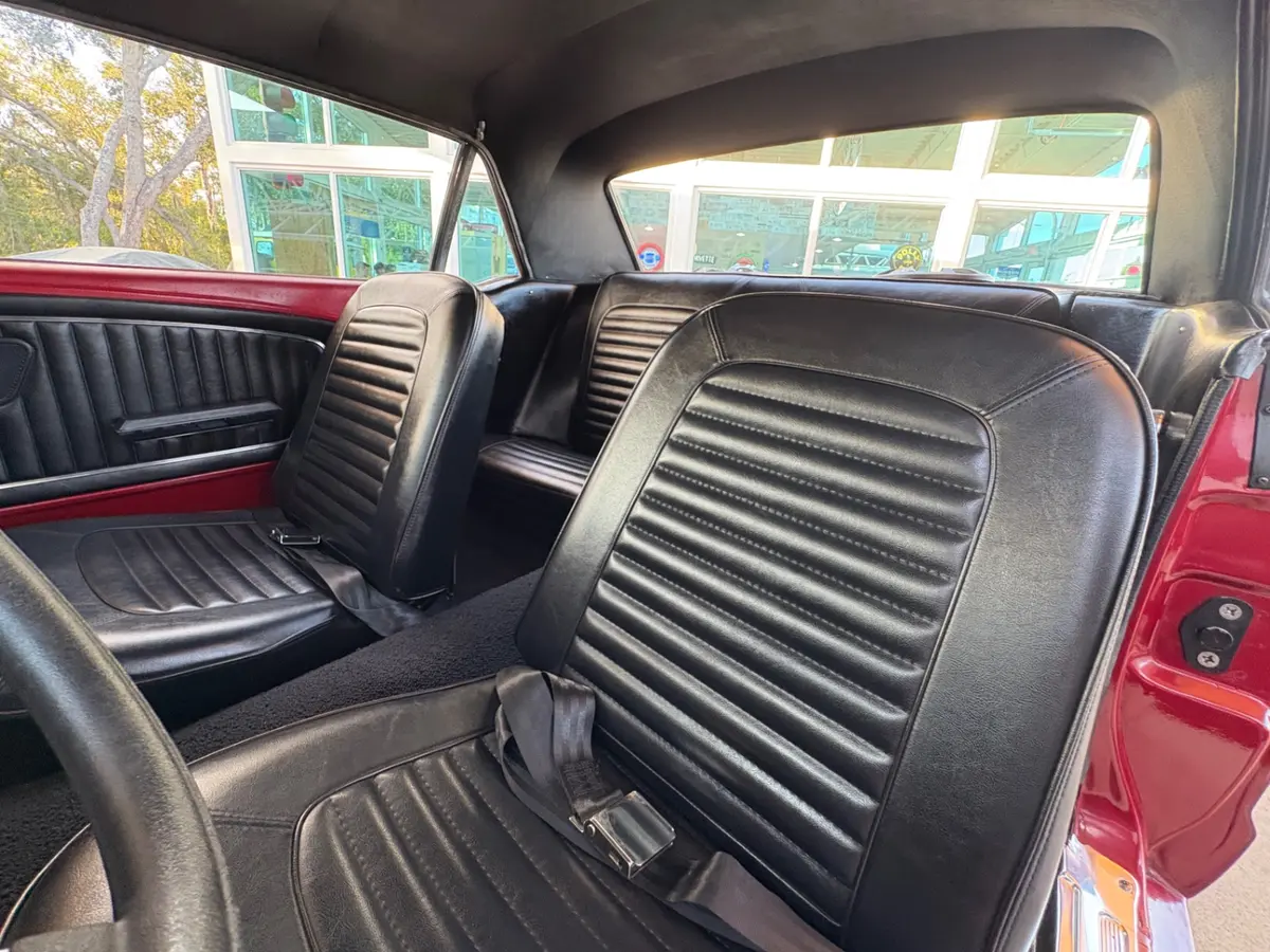 Vehicle photo 35