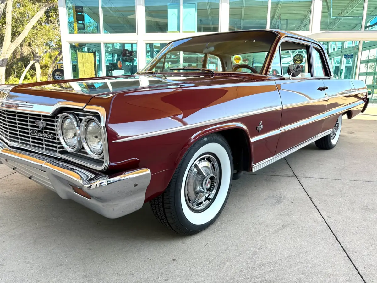 Vehicle photo 13